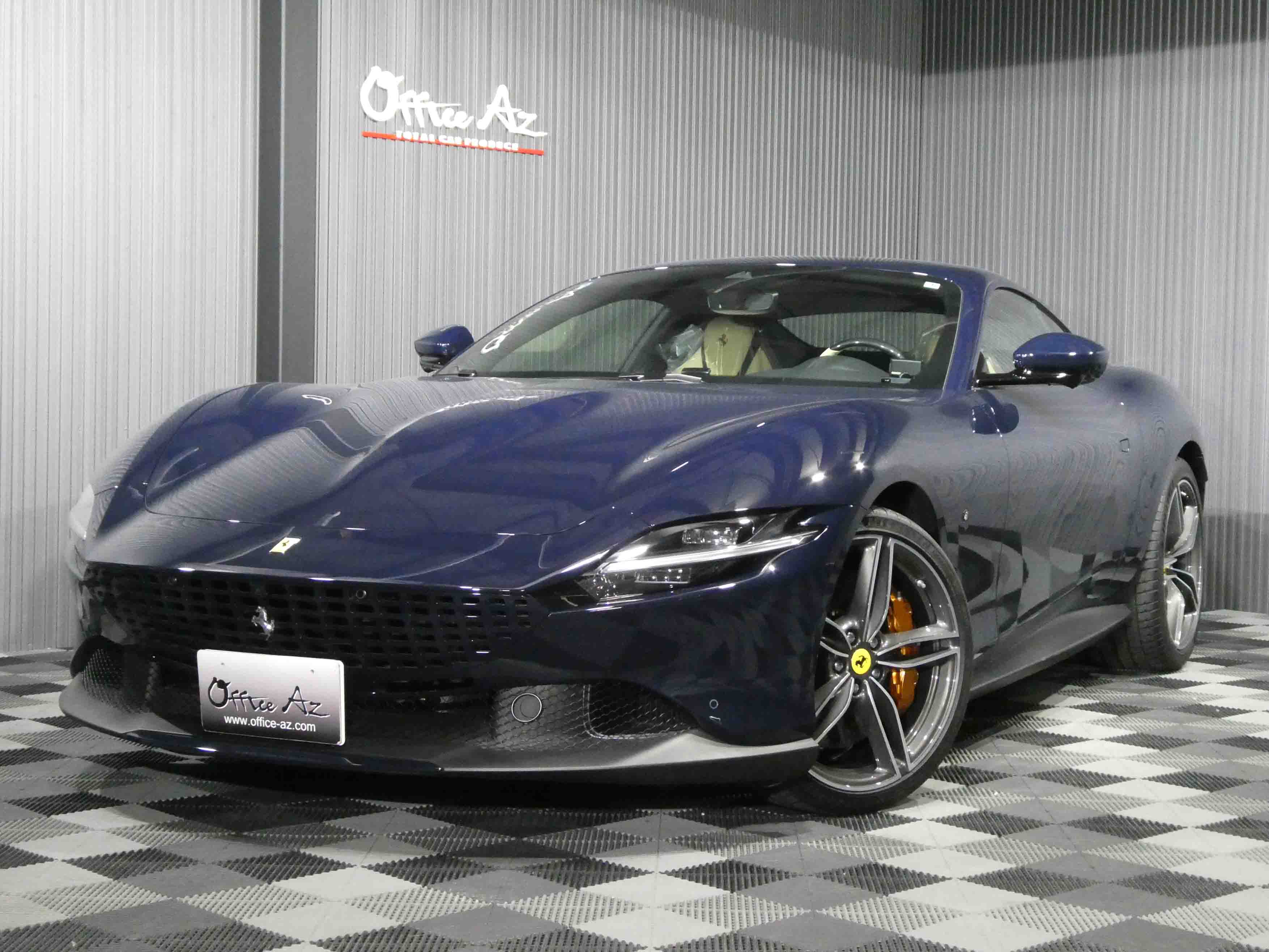 滋賀県中古車　フェラーリ ローマ ベースグレード