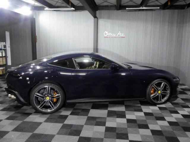 滋賀県中古車　フェラーリ ローマ ベースグレード