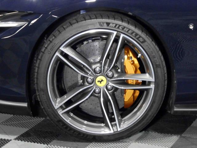 滋賀県中古車　フェラーリ ローマ ベースグレード