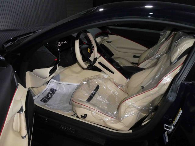 滋賀県中古車　フェラーリ ローマ ベースグレード