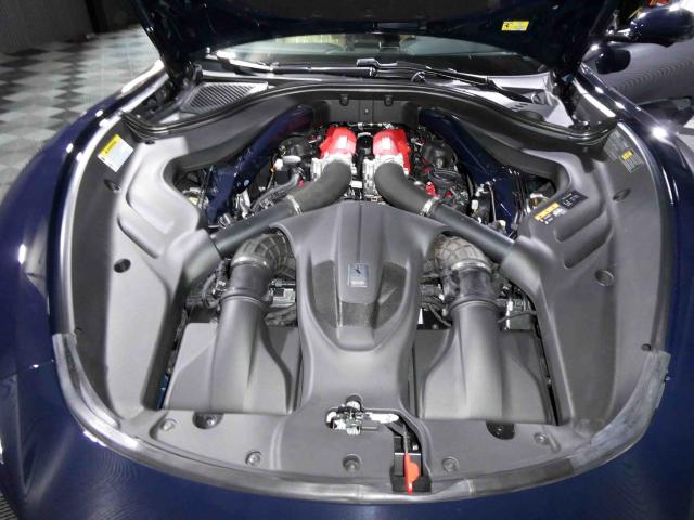 滋賀県中古車　フェラーリ ローマ ベースグレード